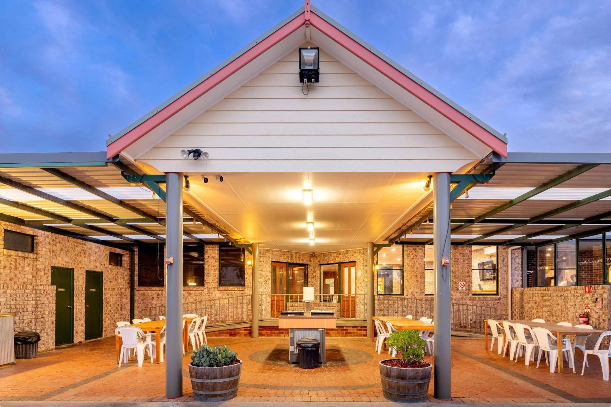 Big4 Mudgee Holiday Park Buitenkant foto